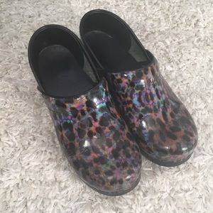Dansko’s Colorful Cheetah Print